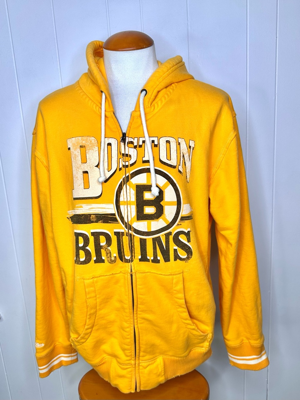 Mitchell & Ness Boston Bruins Distressed Hoodie